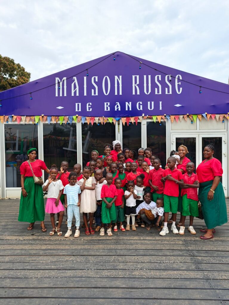 LA COOPÉRATION AVEC LA RUSSIE ET LE RESTE DU MONDE S'INTENSIFIE, NOTAMMENT EN MATIÈRE D'ÉDUCATION, À TRAVERS LA MAISON RUSSE EN AFRIQUE. whatsapp image 2026 09 30 at 07.10.30 (1)